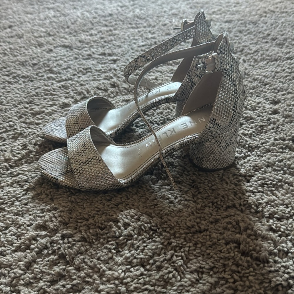 Anne Klein Women's Heels Size 7.5